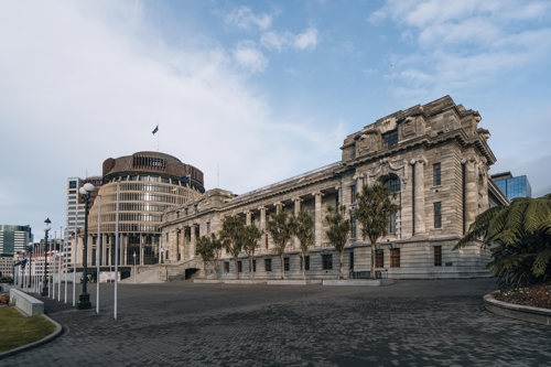 photo of NZ parliament buildings from outside